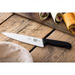 Victorinox Fibrox Serrated Carving Knife 22cm - Image 6