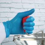 Hygiplas Powder-Free Vinyl Gloves Blue Large (100 Pack) - Image 7