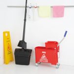 Jantex Kentucky Red Mop Bucket and Wringer 15Ltr - Image 5