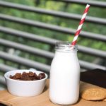 Fiesta Compostable Bendy Paper Straws Red Stripes (250 Pack) - Image 3